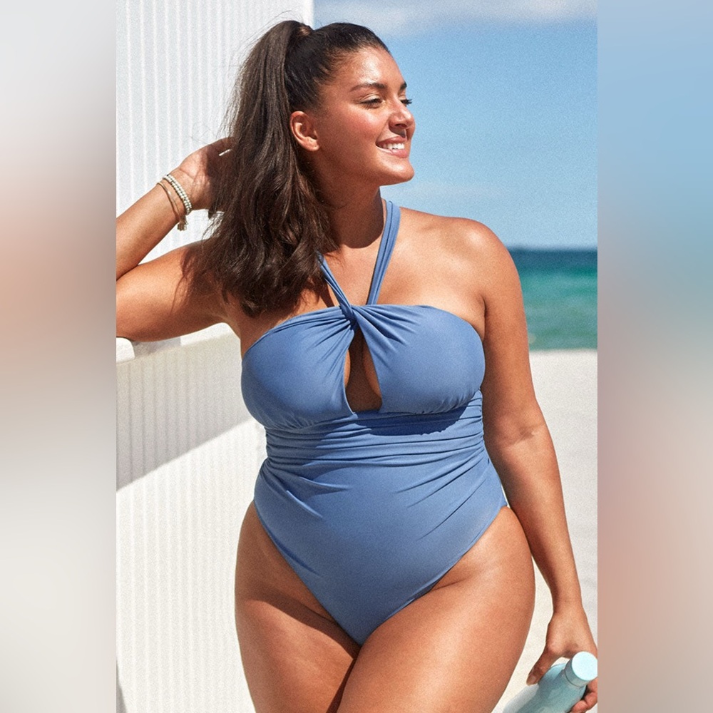 CUPSHE Madyson Ruched BackTie Plus Size Swimsuit